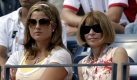 Roger Federer's girlfriend Miroslava 'Mirka' Vavrinec (L) and Vogue editor in chief Anna Wintour (R) sit together as the watch Federer play Scoville Jenkins of the US during their first round match on the first day of the 2007 US Open tennis tournament in Flushing Meadows, New York, USA, 27 August 2007.
 Foto: dpa