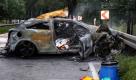 Bei einem Frontalzusammenstoß zweier Pkw auf der Landesstraße im Kreis Parchim sind am Sonntagabend drei Menschen ums Leben gekommen. Nach dem Zusammenprall waren beide Fahrzeuge sofort in Brand geraten, teilte die Polizei in Rostock mit. Foto: dapd
