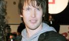 Die Promi-Geburtstage vom 22. Februar 2011: James Blunt
Vorspann: 	
Text: 	

Berlin (dpa) - Nach seinem zweiten Album «All The Lost Souls» (2007) hat der Frauenversteher und Schmusesänger Nummer eins, James Blunt, erst einmal eine dreijährige Pause eingelegt, um nach turbulenten Jahren ein bisschen Ruhe zu finden.

«Ich war in London, habe ganz normale Dinge gemacht und Zeit mit meinen Freunden verbracht. Ein alltägliches Leben zu führen, ist eine sehr aufregende Sache. Mir wurde eine Unbeschwertheit und Leichtigkeit zurückgegeben, die mich an meine Teenager-Zeit erinnert», sagte er letztes Jahr im Interview mit der dpa.

Dann schnitt er sich die Haare ab und kehrte schließlich mit «Some Kind Of Trouble» (2010) zurück, das durch eine neue Leichtigkeit und Fröhlichkeit besticht. Früher sei seine Musik langsamer und reflektierter gewesen, meint Blunt, der heute 37 Jahre alt wird. «Jetzt ist sie energiegeladener. Ich glaube, beim dritten Album mit sehr melancholischen Songs hätten die Leute langsam genug gehabt.»

Die flüchtige Begegnung mit seiner Ex-Freundin in der Londoner U-Bahn inspirierte James Blunt zu seinem Superhit «You're Beautiful», der ihn über Nacht in den Pop-Himmel katapultierte. Sein Debüt-Album «Back To Bedlam» (2005) schaffte es in 25 Ländern auf Platz eins der Charts. Foto: dpa