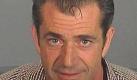 ARCHIV - Das Polizeifoto zeigt Hollywood-Schauspieler Mel Gibson nach seiner Festnahme in Los Angeles (Archivfoto vom am 29.07.2006). Hollywood-Star Mel Gibson hat die Qual der Wahl unter mehreren luxuriösen Rehabilitationszentren für die feine Gesellschaft. Nach seiner Festnahme wegen Trunkenheit am Steuer habe Mel Gibson nun ein Entzugsprogramm begonnen, teilte der Sprecher des 50-jährigen Hollywoodstars in dieser Woche mit. Kein Wort darüber, auf welche Weise und an welchem Ort der Oscar-Preisträger seine Alkoholprobleme in den Griff kriegen will. Foto: LOS ANGELES COUNTY SHERIFF'S DEPARTMENT (zu Korr: 'Entzug im Luxus - «Jemand wie Mel ist hier bestens aufgehoben» vom 04.08.2006) +++(c) dpa - Bildfunk+++
pixel Foto: dpa