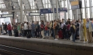 Bei derartigen Gehältern kann er nicht mitreden: Der Durchschnittsdeutsche verdient viel weniger, laut statistischem Bundesamt liegen die durchschnittlichen Bruttolöhne bei 24.744 Euro. Foto: ap