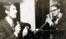 Der Discjockey Klaus Quirin steht in der Discothek 'Scoth Club' in Aachen mit dem österreichischen Sänger Udo Jürgens am Mischpult (Foto von 1965). 50 Jahre ist es jetzt her, seit aus einem Speiselokal die angeblich weltweit erste Tanzbar mit Discjockey, der 'Scotch Club', entstand. Der Bundesverband deutscher Diskotheken (BDT) will das Ereignis mit einer deutschlandweiten Riesenparty feiern. Foto: dpa