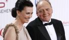 Die Schauspieler und Präsidenten der Deutschen Filmakademie, Bruno Ganz und Iris Berben, posieren für die Fotografen.
 Foto: ddp