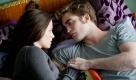 ACHTUNG REDAKTIONSHINWEIS: Verwendung nur im Zusammenhang mit dem Film- bzw. Kino-/DVD-Start, KEINE ARCHIVIERUNG!  Kristen Stewart als Bella Swan und Robert Pattinson als Edward Cullen in dem Fantasyfilm Eclipse - Biss zum Abendrot von David Slade. Waehrend sich Bella noch ziert, den Heiratsantrag des Vampirs Edward anzunehmen, trachtet ihr eine Armee von Blutsaugern nach dem Leben. (zu ddp-Text) Foto: Concorde Filmverleih/ddp Foto: ddp