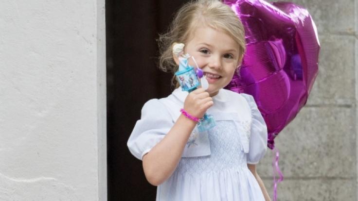 Für die schwedische Prinzessin Estelle sollte im August der Ernst des Lebens beginnen.