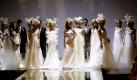 Models take to the catwalk wearing a proposal by Victorio & Lucchino during the Pasarela Gaudi Novias held in Barcelona, Spain, 10 June 2009. The bridal fashion event runs until 12 June. EPA/ALBERT OLIVE +++(c) dpa - Bildfunk+++  Foto: dpa
