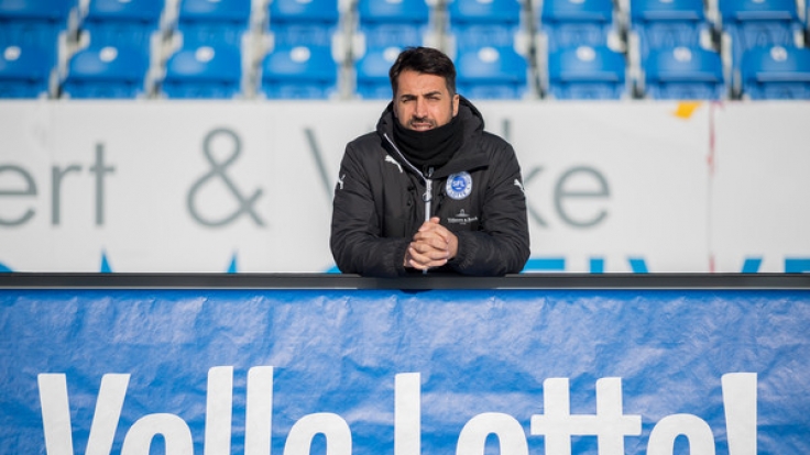 Ismail Atalan, Coach von den Sportfreunden Lotte, muss am 22.03.2017 mit seinem Team gegen die SG Sonnenhof Großaspach ran.
