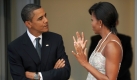 US President Barack Obama (L) and his wife Michelle Obama (R) talk after arriving for a welcome ceremony at the Phipps Conservatory in Pittsburgh, Pennsylvania, USA on the first day of the G20 Summit 24 September, 2009. EPA/MATTHEW CAVANAUGH +++(c) dpa - Bildfunk+++ Foto: dpa