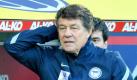 Hertha-Trainer Otto Rehhagel verlangt von seinen Spielern nun absoluten Kampfeswillen. Foto: Frank Leonhardt Foto: dpa