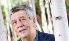 1944 - 2010 
Hermann Scheer prägte die SPD-Politik maßgeblich. Während seiner Zeit im Bundesvorstand der Partei beeinflusste er deren Umwelt- und Energiepolitik. Schon seit den 80er Jahren setzte er sich für die Abschaffung atomarer und fossiler Energien ein. 2001 wurde er ehrenamtlicher Vorsitzender des Weltrates für erneuerbare Energien. Für sein Engagement bekam er 1999 den Right Liveli-Award, den sogenannten Alternativen Nobelpreis. Foto: dpa