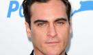 Ob mit oder ohne Bart: Joaquin Phoenix ist ein absoluter Traummann. Markante Gesichtszüge, ein geheimnisvoller Blick - und singen kann er auch. Wie gerne hätten wir solch ein Exemplar zu Hause... Foto: dapd