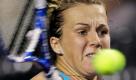 Anastasia Pavlyuchenkova aus Russland gerät im BNP Paribas Open Tennis-Turnier in Indian Wells, Kalifornien, während eines Matches gegen Shahar Peer aus Israel kräftig ins Schwitzen. Mit 6 zu 2, 3 zu 6 und 5 zu 7 musste sie sich ihrer Gegnerin geschlagen geben.  Foto: dapd