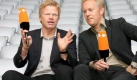 Ex-Torverhinderer Oliver Kahn gab im September beim WM-Qualifikationsspiel Deutschland gegen Finnland sein Debt als ffentlich-rechtlicher Fuballexperte. Seine Sache macht Kahn richtig gut - sachlich, fachlich, unaufgeregt. Auch Johannes B. Kerner war zufrieden. Foto: dpa