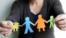 Manchmal können menschliche Beziehungsgeflechte zu psychischen Schwierigkeiten führen - Systemtherapeuten versuchen, dafür Lösungen zu finden. (Bild: Mascha Brichta) Foto: dpa