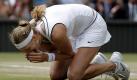 Sie kann ihr Glück kaum fassen: Die neue Wimbledon-Queen Petra Kvitova düpiert Maria Scharapowa. Kvitova ist erst die zweite Linkshänderin, die in Wimbledon gewinnen konnte. Alle Infos zum Finalsieg gibt es hier. Foto: dpa