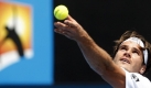 Hoch der Ball und ab damit - Tommy Haas beim Aufschlag. Foto: dpa