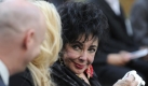 Elizabeth Taylor, eine enge Freundin von Michael Jackson, war unter den Trauergästen. Foto: ap