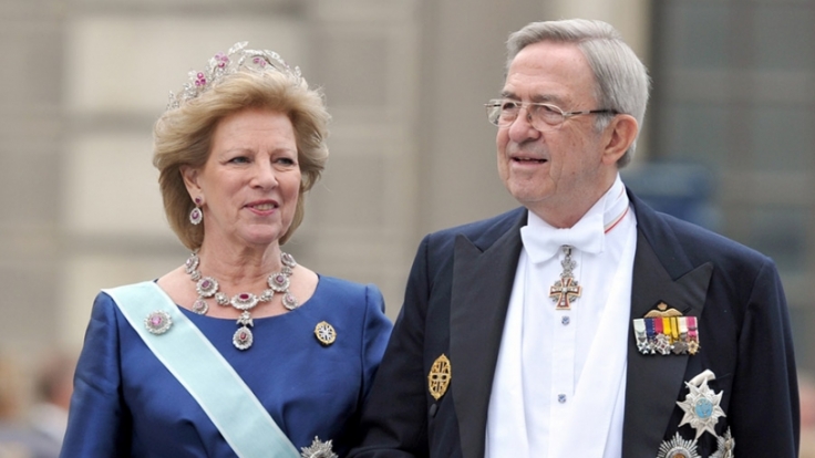 Ex-König Konstantin von Griechenland, hier in Begleitung seiner Ehefrau Anne-Marie, soll unter schweren gesundheitlichen Problemen leiden.