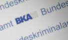 Der Schriftzug des Bundeskriminalamts (BKA) während einer Pressekonferenz in Wiesbaden. Foto: dpa