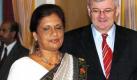 Sonneninsel in Frauenhand: In Sri Lanka wird 1960 Sirimawo Bandaranaike zur Ministerprsidentin gewhlt. Sie ist damit die erste Regierungschefin der Welt. Bandaranaike bernahm das Amt von ihrem Ehemann Solomon, der einem Attentat zum Opfer fiel. Foto: dpa