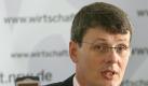 Blackberry-Hersteller RIM bekommt deutschen Chef: Der bisher fürs Tagesgeschäft zuständige Thorsten Heins löst das zuletzt viel kritisierte Führungsduo Mike Lazaridis und Jim Balsillie ab. Foto: Federico Gambarini/Archiv Foto: dpa