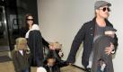 US actor Brad Pitt (R) with his son Knox (in arms), daughter Zahara (L) upon his arrival at Tokyo?s Narita International Airport in Chiba Province, Japan, 27 January 2009. Behind Pitt is US actress Angelina Jolie (L) holding their daughter Vivienne and son Maddox (L) and daughter Shiloh (R center). Pitt is in Japan for the Japan premiere of the film The Curious Case of Benjamin Burton. EPA/EVERETT KENNEDY BROWN +++(c) dpa - Bildfunk+++ Foto: dpa