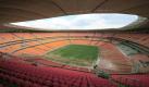 Das Stadion in Port Elizabeth trägt den Namen des wohl berühmtesten Südafrikaners: Nelson Mandela Bay. Jeweils 46.000 Zuschauer können hier fünf Vorrundenpartien sowie ein Achtel- und ein Viertelfinale und das Spiel um Platz 3 verfolgen. Port Elizabeth ist das Zentrum der südafrikanischen Autoindustrie. Schöne Strände prägen das Umland. Foto: dpa
