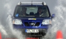 Bei Aquaplaning sollten heftige Lenkbewegungen und starkes Bremsen vermieden werden.



 Foto: dpa