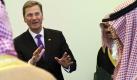 Außenminister Westerwelle begrüßt in Riad mit seinem saudischen Amtskollegen. Foto: dpa