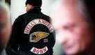 Rockerprozess in Koblenz:Ein 44-jähriges Mitglied der Rockerbande muss sich vor dem Landgericht Koblenz wegen des Mordes an einem Polizisten verantworten. Dem Angeklagten aus dem rheinland-pfälzischen Anhausen wird vorgeworfen, am 17. März 2010 einen 42 Jahre alten SEK-Beamten bei einer Polizeiaktion durch einen gezielten Schuss getötet zu haben.  Foto: ddp