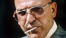 Als New Yorker Polizist Kojak bleibt Telly Savalas unvergessen. Mit zynischem Humor spürte der glatzköpfige Grieche die Schlupfwinkel dunkler Elemente selbst auf Partys der High Society auf. Der amerikanische Schauspieler starb 1994 an Prostatakrebs.  Foto: dpa