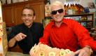 Volksmusik-Star Heino (r) und sein Sohn Uwe in Heinos Café. Foto: Horst Ossinger Foto: dpa