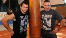 Vitali und Wladimir Klitschko zählen zu den Besserverdienern. Bei dem Job sei ihnen das auch gegönnt: Jeder der beiden Brüder erwirtschaftet pro Jahr etwa zwei Millionen Euro. Auch hier haben die Männer wieder die Nase vorn, denn ... Foto: dpa
