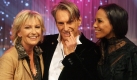 Die Fernsehmoderatorin Sabine Christiansen (l) posiert am Mittwoch (09.01.2007) in einem Fernsehstudio in Berlin mit Modedesigner Wolfgang Joop (M) und der ehemaligen Ehefrau von Tennisspieler Boris Becker, Barbara Becker, die anschließend in ihrer Sendung 'Mein 2008' (Sendetermin 11. Januar 2008, ARD) auftreten. Das TV-Format will einen Ausblick auf das kommende Jahr geben.

 Foto: dpa