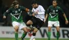 Keine Tore gab es in der Partie zwischen Werder Bremen und Eintracht Frankfurt. Die Mannschaft von Torsten Frings (links) bleibt damit im Niemandsland der Tabelle, während das Team von Caio in der Spitzengruppe verweilt. Foto: dapd