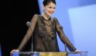 Nicht wenige rieben sich erstaunt die Augen, als Laetitia Casta im Februar bei der Verleihung der französischen Filmpreise in Paris einen ziemlich unverhüllten Blick auf ihre Brüste gewährte. Mit dem couragierten Nacktauftritt sorgte die dreifache Mutter für reichlich Gesprächsstoff. Jetzt feiert das französische Topmodel seinen 32. Geburtstag. Foto: dpa