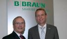 Heinz-Walter Große (l), Vorstandsvorsitzender des Pharma- und Medizintechnikunternehmens B.Braun Melsungen AG, und Bernd Hassel, Leiter des Bereichs Pharma, stehen am Montag (24.10.2011) vor Beginn der Pressekonferenz des Unternehmens in Berlin beisammen. Der Konzern will 38,2 Millionen Euro in den Neubau von Produktionsanlagen in Berlin investieren und damit neue Arbeitsplätze schaffen. Foto: Stephanie Pilick dpa/lbn +++(c) dpa - Bildfunk+++
 Foto: dpa