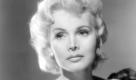 Es ist Zsa Zsa Gabor! Die gebürtige Ungarin, die 1936 zur schönsten Frau ihres Heimatlandes gewählt wurde, kam in den 1940er Jahren nach Hollywood, wo sie in zahlreichen großen Filmproduktionen zu sehen war, unter anderem in The Girl In The Kremlin (Foto). Zsa Zsa Gabor war neun Mal verheiratet. Ihre aktuelle Ehe mit dem Adoptivprinzen Frédéric von Anhalt ging sie 1986 ein.  Foto: dapd