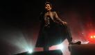 Adam Lambert tritt bei der Silvesterfeier des Filmstudios Paramount in Los Angeles auf. Foto: ap