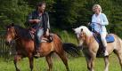 ARD DER SCHWARZWALDHOF - ALTE WUNDEN, Deutschland 2010, Regie Bettina Woernle, am Freitag (15.10.10) um 20:15 Uhr und am Dienstag (19.10.10) um 10:30 Uhr im Ersten. Mit ihrem neuen Verehrer Max (Michael Fitz) erlebt Veronika (Saskia Vester) seit langer Zeit wieder einmal unbeschwert-romantische Stunden.
 Foto: ARD Degeto/Thomas Kost