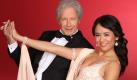 Mit der Schweizer Bühnentänzerin Nina Uszkureit hat Schauspieler Bernd Herzsprung bei Let's Dance zeigen können, dass er mehr tanzen kann als einen flotten Walzer. Für den ältesten Teilnehmer und die Bühnentänzerin Nina Uszkuveit an seiner Seite war allerdings in Runde fünf Schluß. Foto: RTL