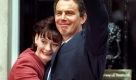 Zwar hat die ehemalige britische First Lady und Ehefrau von Premierminister Tony Blair sich nicht so viel Zeit mit dem Kinderkriegen gelassen. Mit ihrem ältesten Sohn war die 55-Jährige im Alter von 30 Jahren schwanger. Aber der letzte Zugang zu ihrem vierköpfigen Nachwuchs, Leo George, kam im Jahr 2000 als sie bereits 45 Jahre alt war. Es folgten in den Jahren 2001 und 2003 noch zwei Fehlgeburten. Foto: dpa