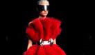 A model wears a creation from British designer Sarah Burton for Alexander McQueen as part of the Fall-Winter, ready-to-wear 2013 fashion collection, during Paris Fashion week, Tuesday, March 6, 2012. (ddp images/AP Photo/Christophe Ena)
 Foto: dapd