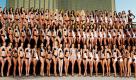 Die Show mit Auftritten der Schönheiten in Bademoden und in Abendkleidern ging im Mandalay Bay Resort und Casino in Las Vegas über die Bühne. Beim Gruppenfoto fällt vor allem eines auf: Blonde oder rothaarige Damen hatten es in diesem Jahr sehr schwer. Foto: dpa