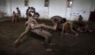 Im traditionellen Ringkampf üben sich diese jungen Inder an der Kushti-Kampfsportschule in Amritsar. Kushti ist die ursprüngliche Form des Ringens in Südasien und soll schon im 5. Jahrhundert vor Christus praktiziert worden sein.


 Foto: ap