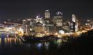 Pittsburgh lädt zum jährlichen Lichtfestival: Mit einer bunten Lichtershow eröffnet die Stadt die anstehende Urlaubssaison. Zur 51. Light Up Night werden mehr als 100.000 Begeisterte erwartet. Geboten werden ihnen unter anderem verschiedene Performances, Lichtershows, eine Kerzen-Parade sowie ein großes Feuerwerk. Foto: dapd