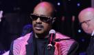 Im Apollo Theater in New York, USA, fand in der vergangenen Nacht eine Gala-Veranstaltung zu Ehren des Sänger Stevie Wonder statt. Auch Stevie Wonder selbst spielte einige seiner Songs. Foto: dapd