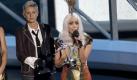 Den Award für das beste Video (Bad Romance) bekam sie von US-Talkerin Ellen DeGeneres (links). Foto: dapd