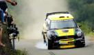Der Brasilianer Daniel Oliveira und Beifahrer Carlos Magalhaes (Portugal) landen nach einem Sprung ber eine Kuppe bei der Deutschland Rallye unsanft mit ihrem Mini. Favorit auf den Gesamtsieg der Rallye ist der Franzose Sbastian Loeb, der die Rallye bisher achtmal in Folge gewann. Foto: dapd