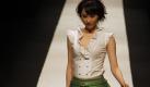 Asiatischer Schick: Ein chinesisches Model präsentiert eine Kreation auf der Fashion Week in Peking. Chinesische Mode gilt wegen ihrer Mischung aus Tradition und westlichem Flair als etwas Besonderes. Foto: dapd